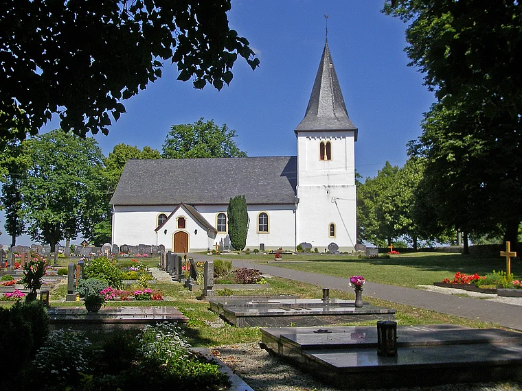 Hunsrück Sargenroth Friedhof Nunkirche