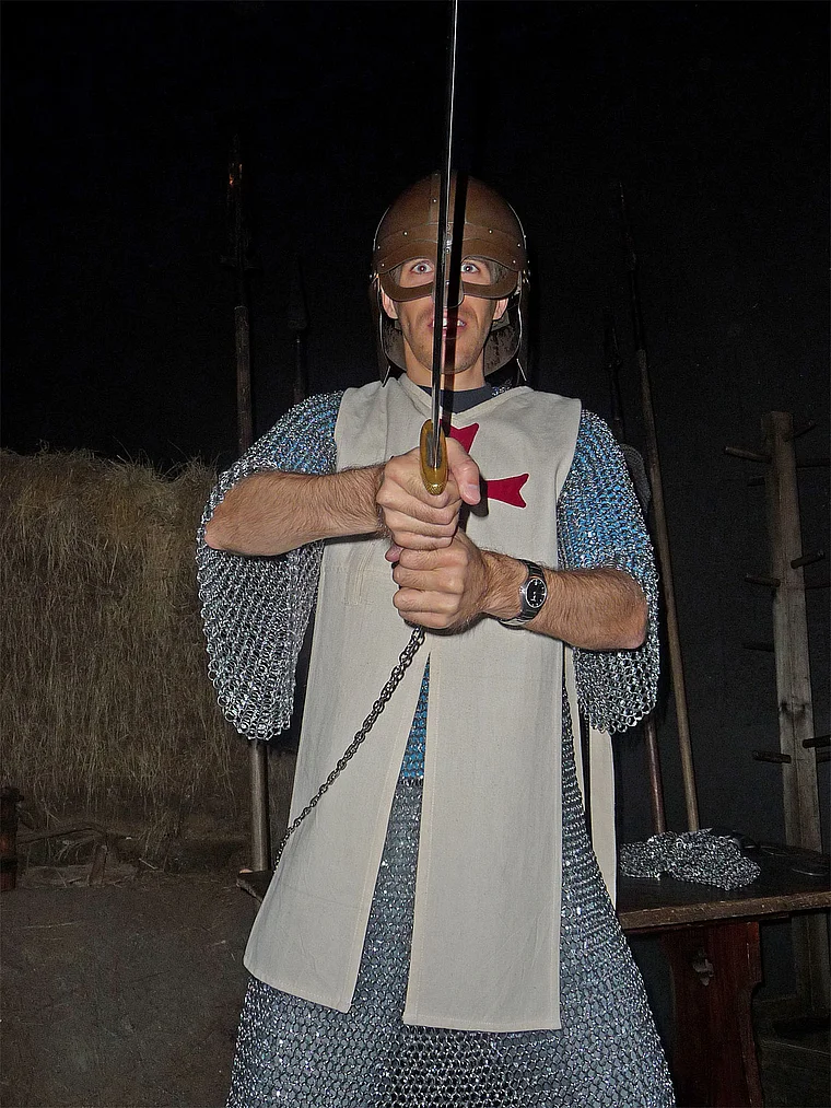 Island Saga Museum Besucher mit Kettenhemd