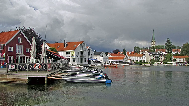 Lillesand Bootshafen