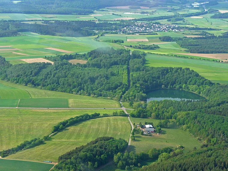 Vulkaneifel Rundflug Holzmaar aus der Luft