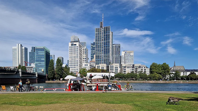 Frankfurt Mainufer Skyline Bankenviertel