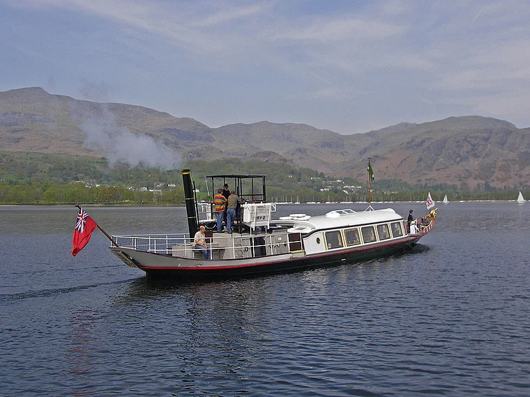 Lake District Coniston Water Gondola vom Ufer