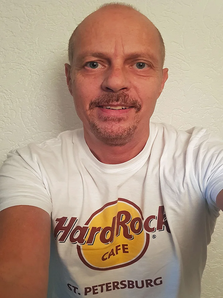 Rolf Fröhling mit Hard Rock Cafe T Shirt St. Petersburg