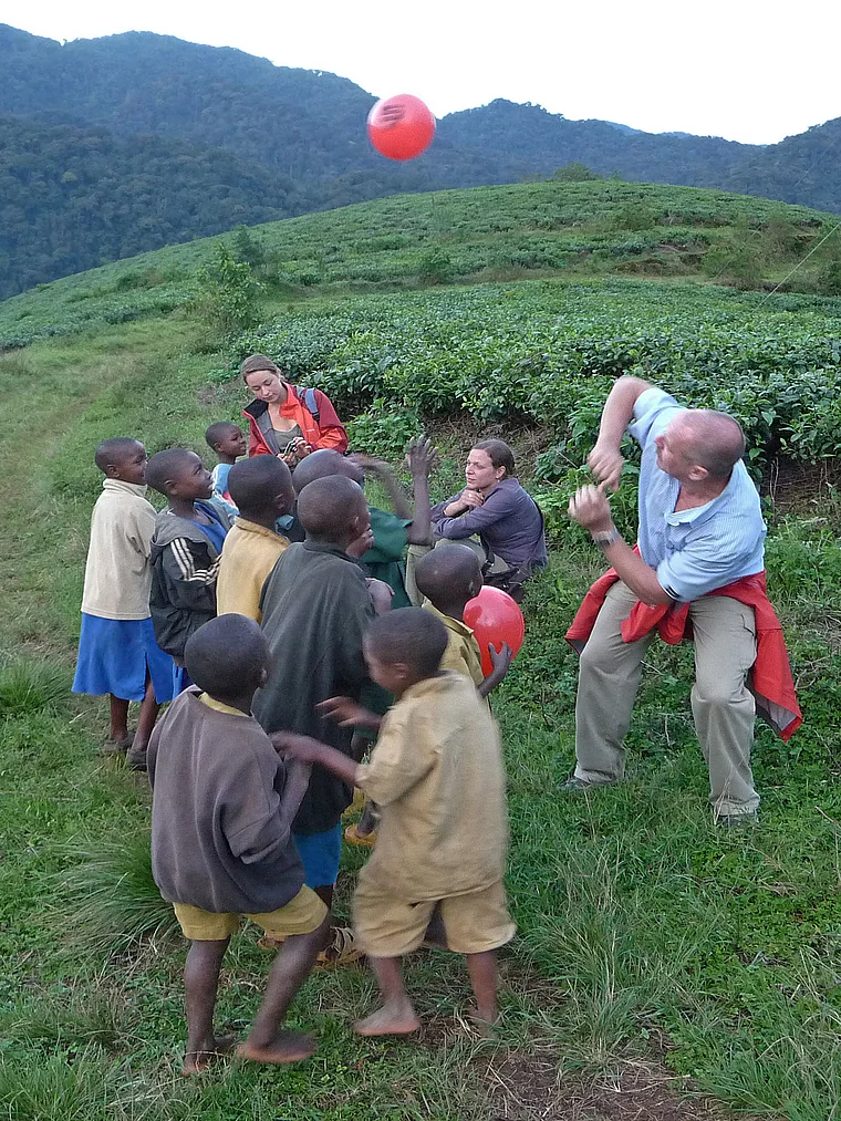 Ruanda Kinder mit Luftballon