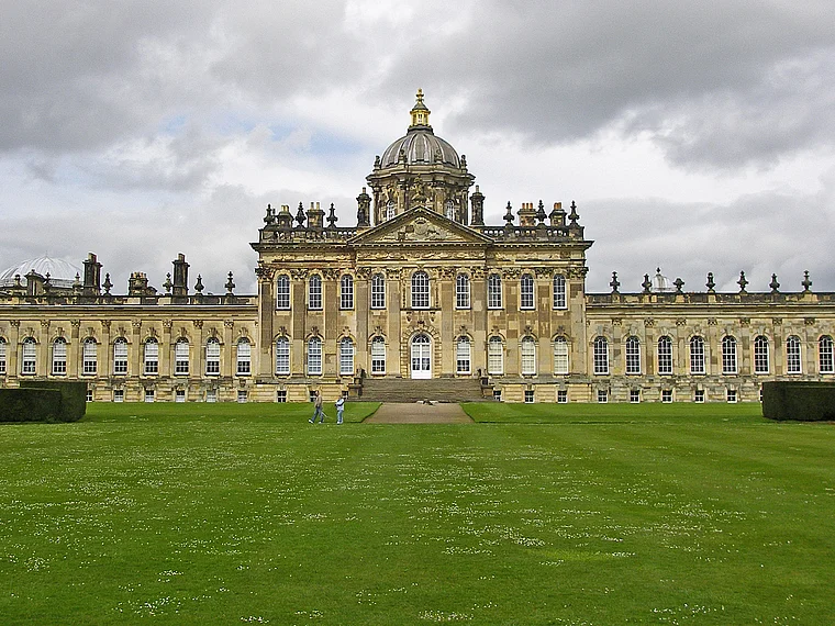Yorkshire Castle Howard außen Halbtotale
