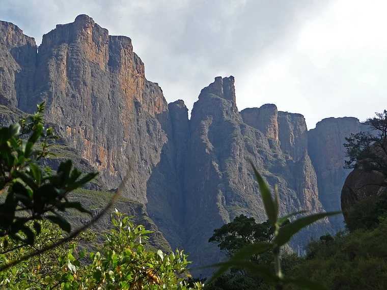  Südafrika Drakensberge Tugela Wasserfall ausgetrocknet