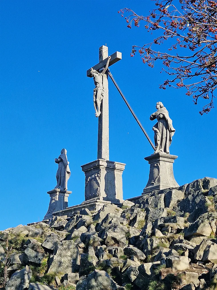Hofbieber Milseburg Gipfel Kreuzigungsgruppe