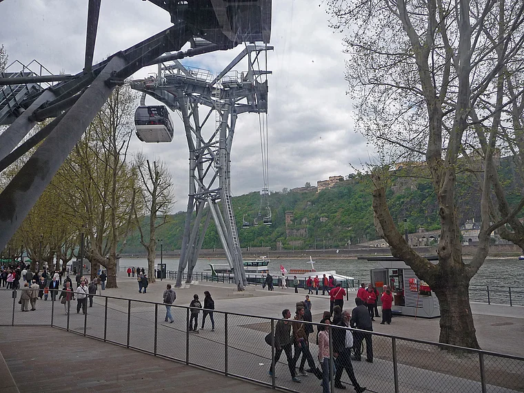 Koblenz Bundesgartenschau Rheinufer Talstation Seilbahn