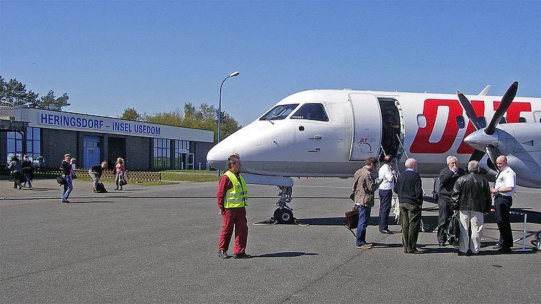 Usedom Flugplatz Ankunft OLT