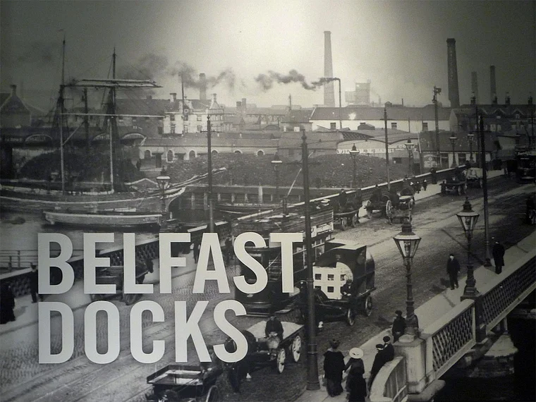 Belfast Titanic Museum innen Foto Docks