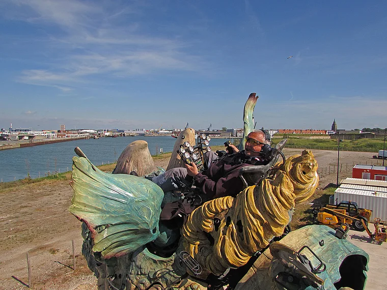 Calais Drache Steuermann