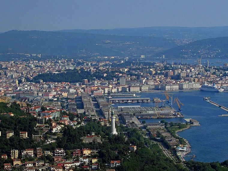 Triest Strada napoleonica Aussicht gezoomt