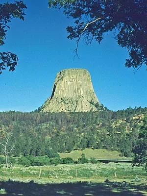 Devil's Tower Wyoming von fern