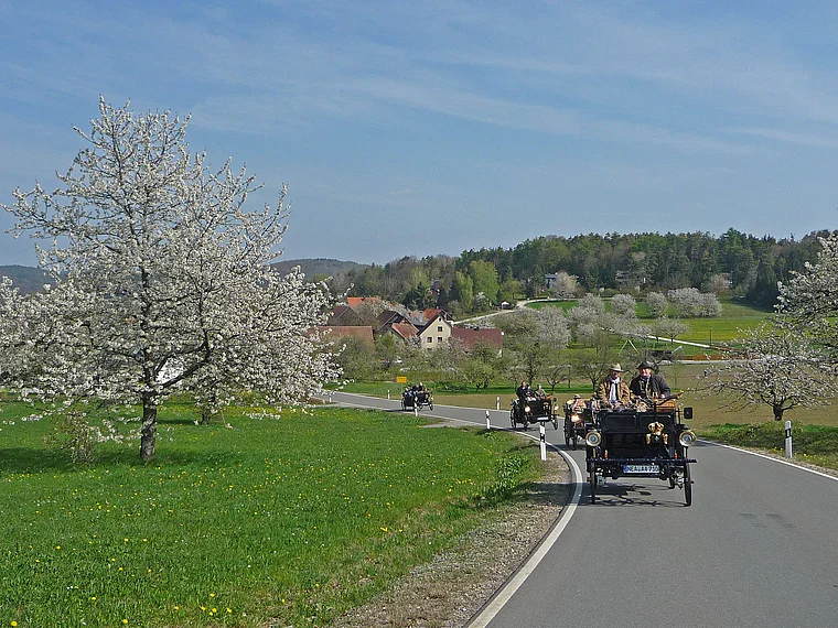 Fränkische Schweiz Aaglander auf Landstraße