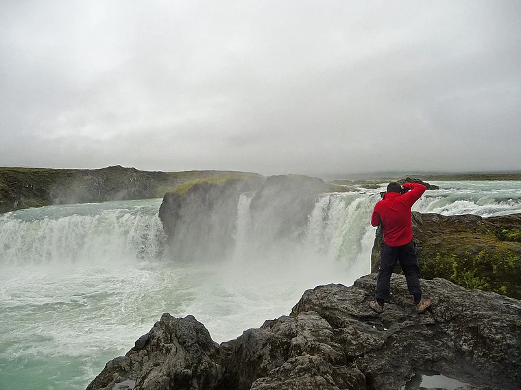 Island Dettifoss mit Fotograf