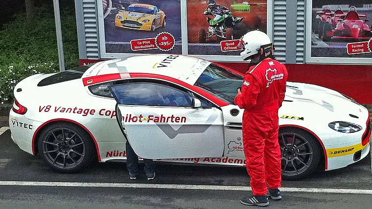 Nürburgring Aston Martin für Rundfahrten