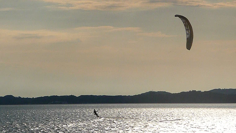 Übersee Chiemsee Kite Surfer