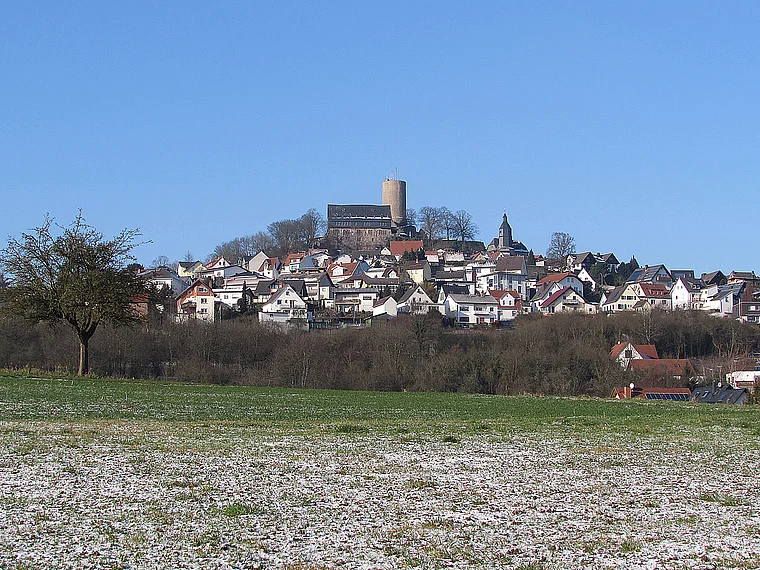 Wettenberg Krofdorf-Gleiberg von fern Winter