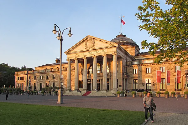 Wiesbaden Kurhaus Abendlicht