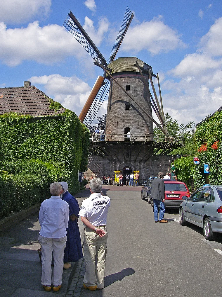 Xanten Kriemhildmühle Mittagssonne