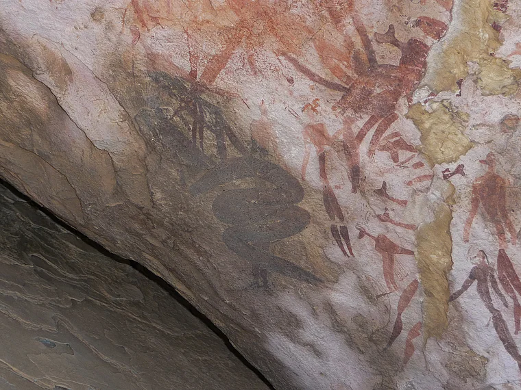 Südafrika Drakensberge Giant's Castle San Höhle Felszeichnung Jagdszene