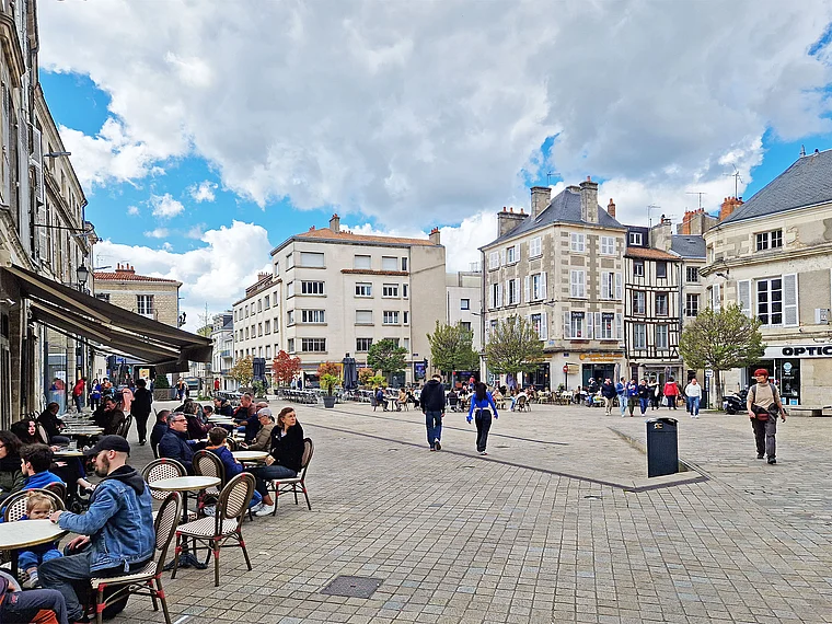 Poitiers Place Charles de Gaulle