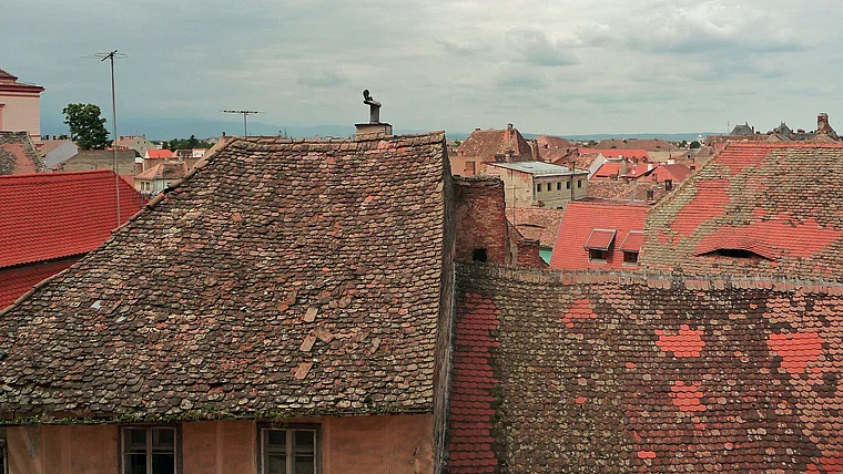 Rumänien Sibiu Altstadt schiefe Dächer