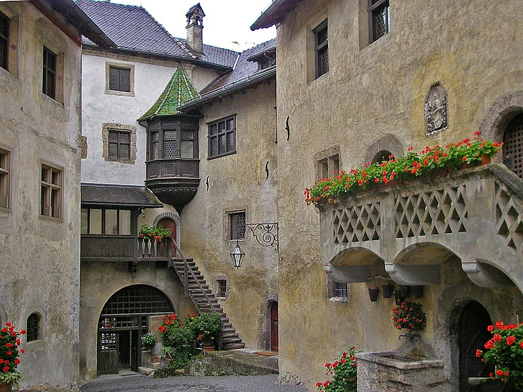 Liechtenstein Vaduz Schloss Innenhof